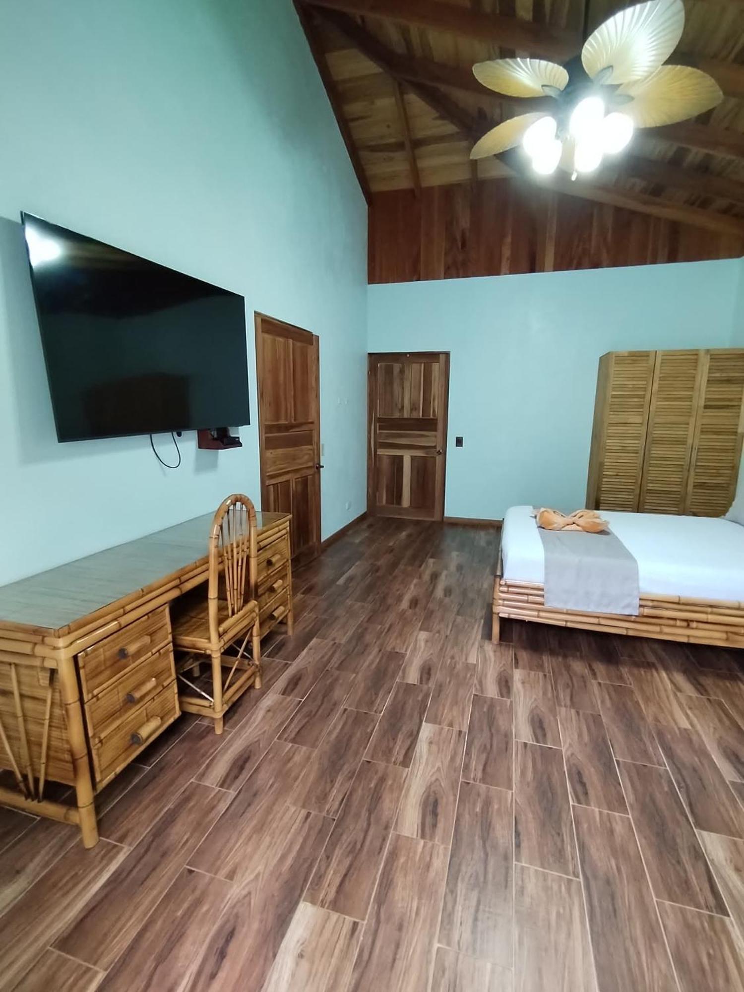 Bungalows Beachfront Hotel ปุนตาอูวา ภายนอก รูปภาพ