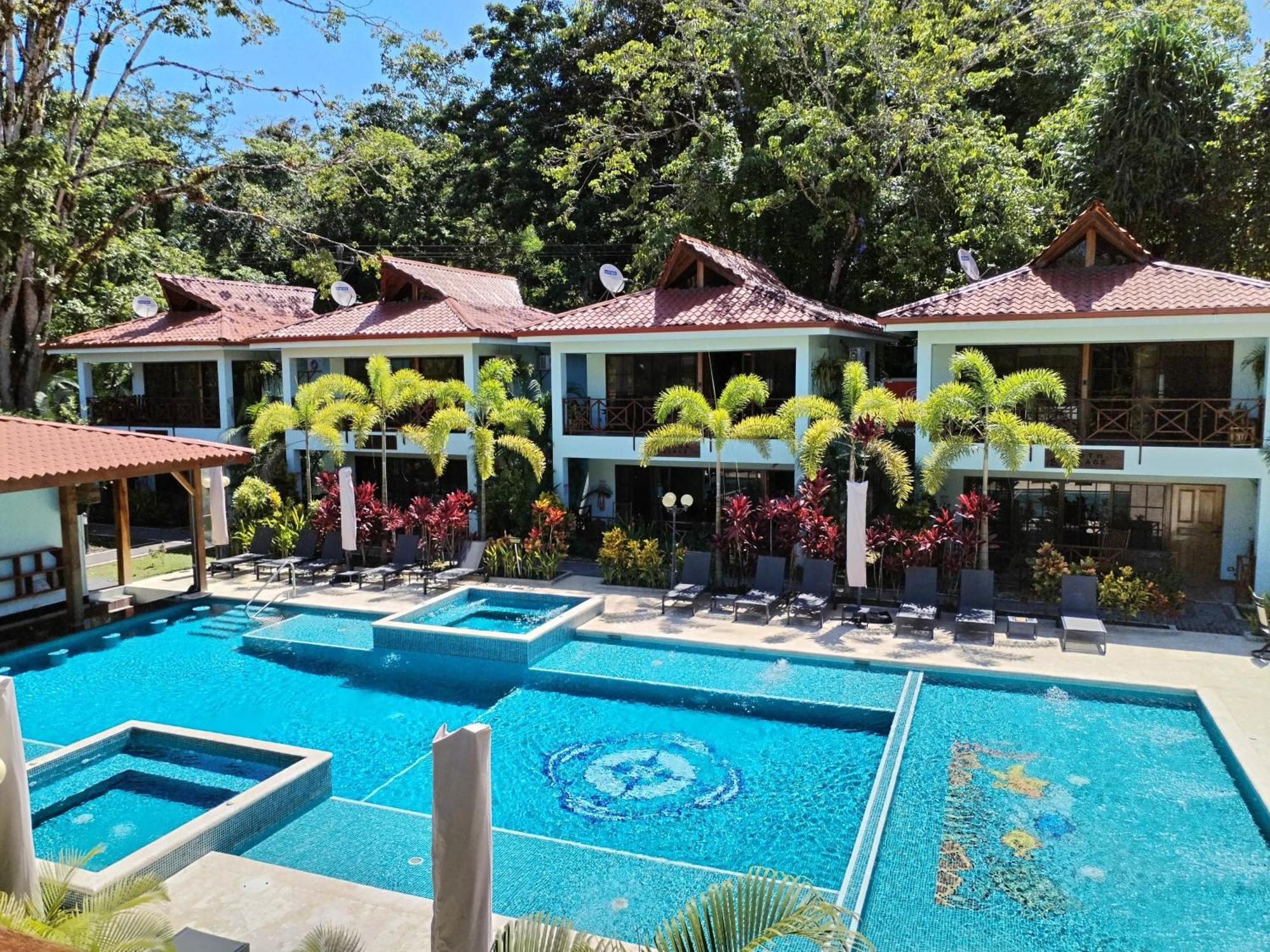 Bungalows Beachfront Hotel ปุนตาอูวา ภายนอก รูปภาพ